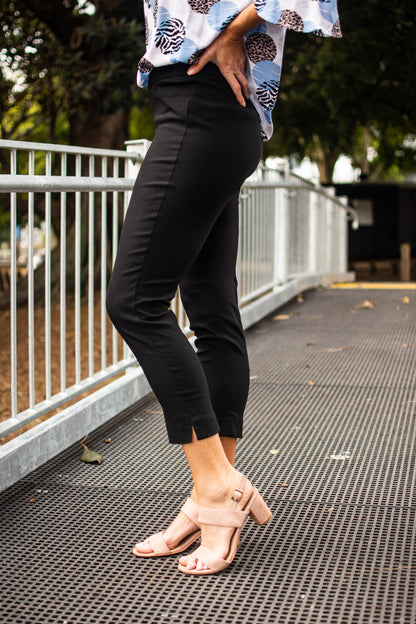 Structured Stretch Pants – Black